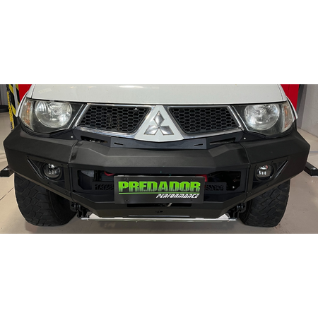 01 parachoque dianteiro com peito de aluminio farois de led inclusos mitsubishi triton